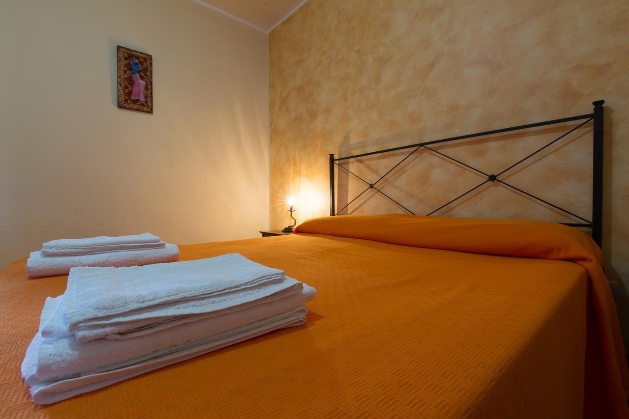 Villa Turismo Rurale Il Sole Sant'Angelo di Brolo Zimmer foto