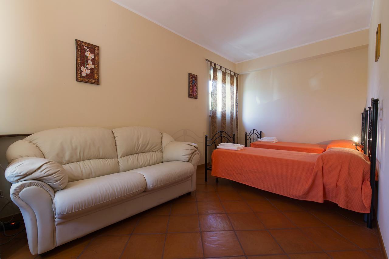 Villa Turismo Rurale Il Sole Sant'Angelo di Brolo Zimmer foto