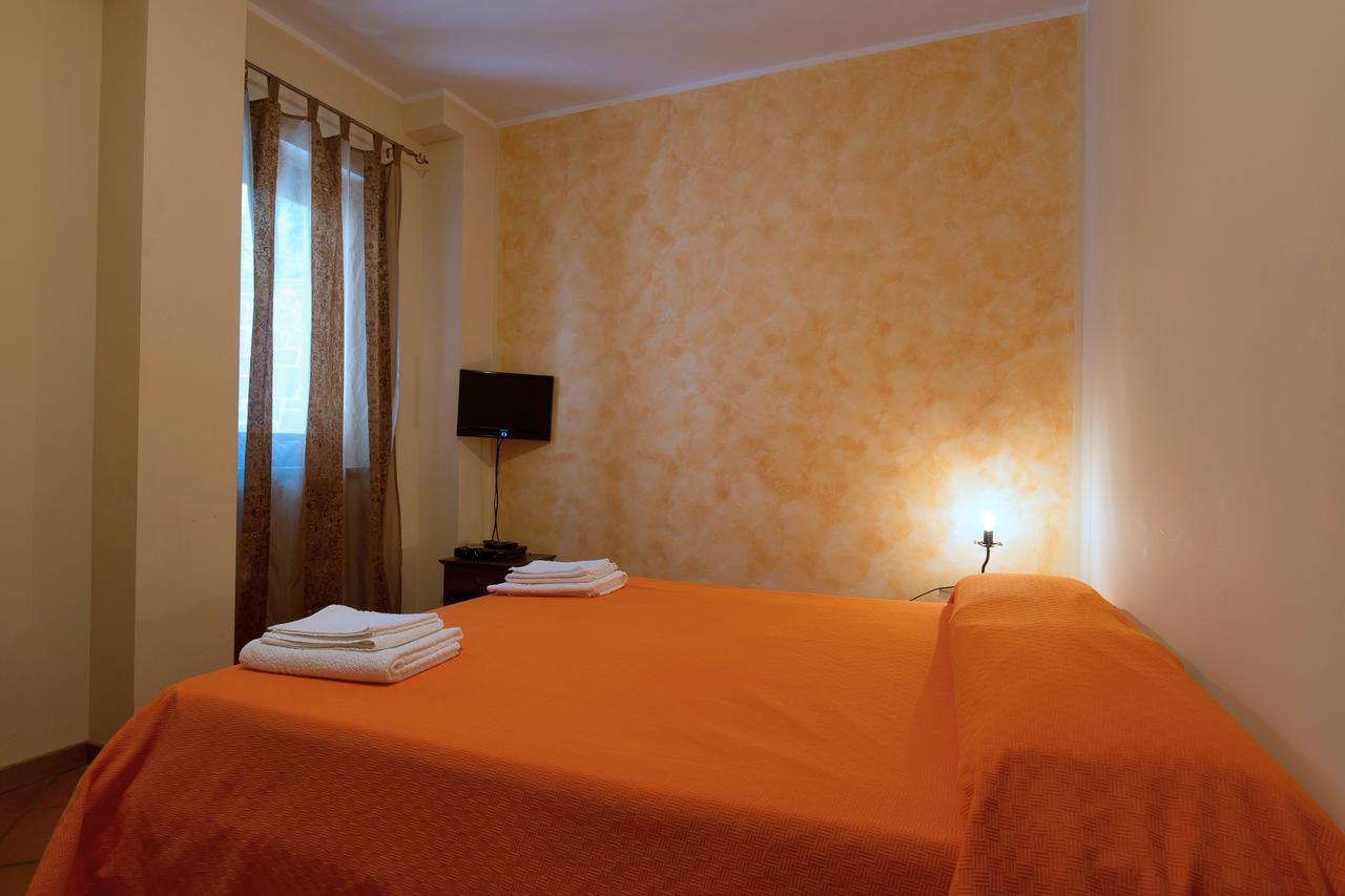 Villa Turismo Rurale Il Sole Sant'Angelo di Brolo Zimmer foto