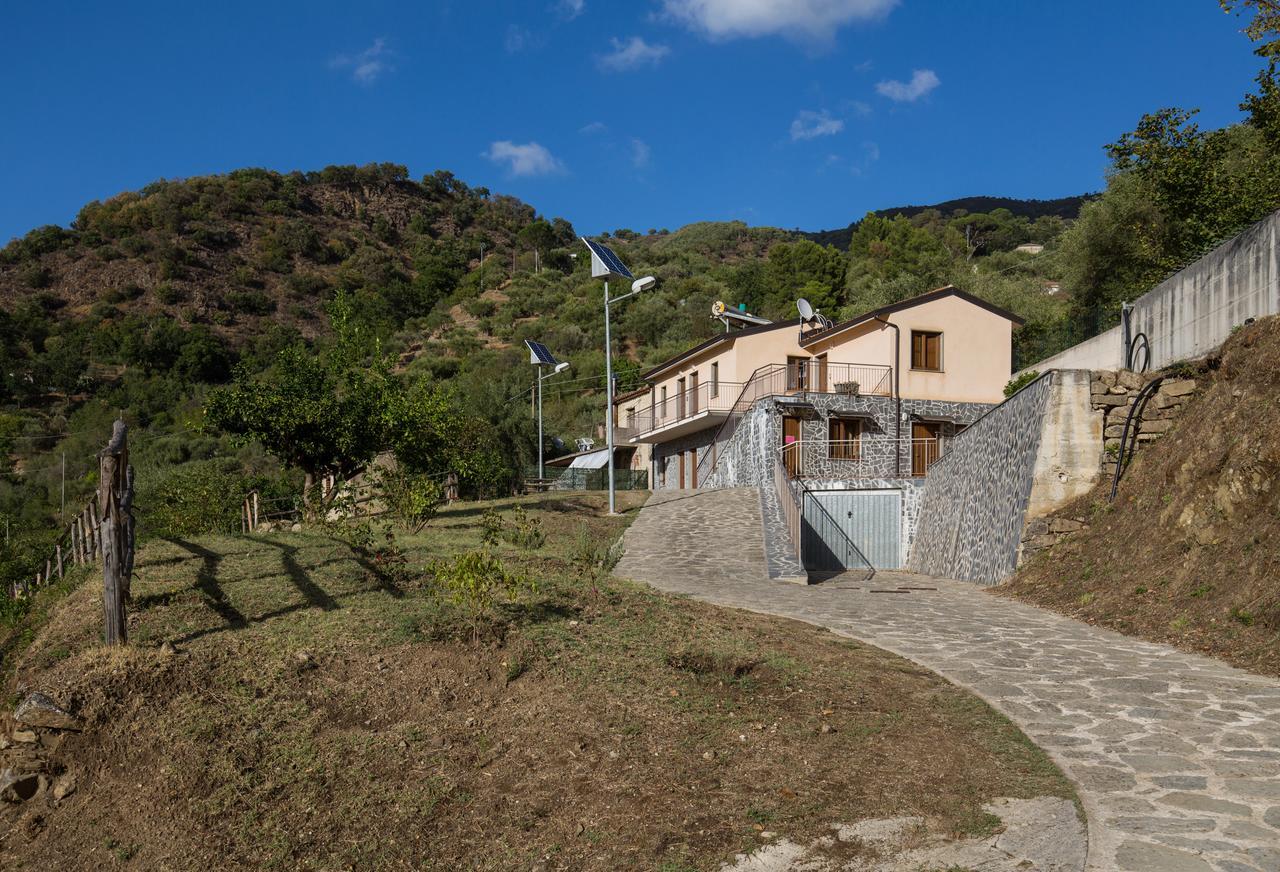 Villa Turismo Rurale Il Sole Sant'Angelo di Brolo Exterior foto